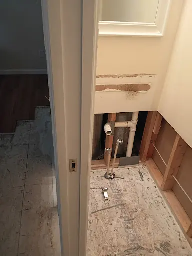 Water damage restoration crew working in Heather Ridge, CO