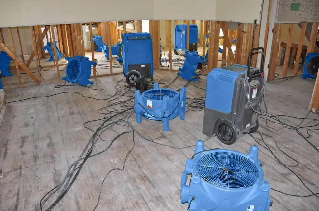 Water damage restoration crew working in Tallgrass, CO