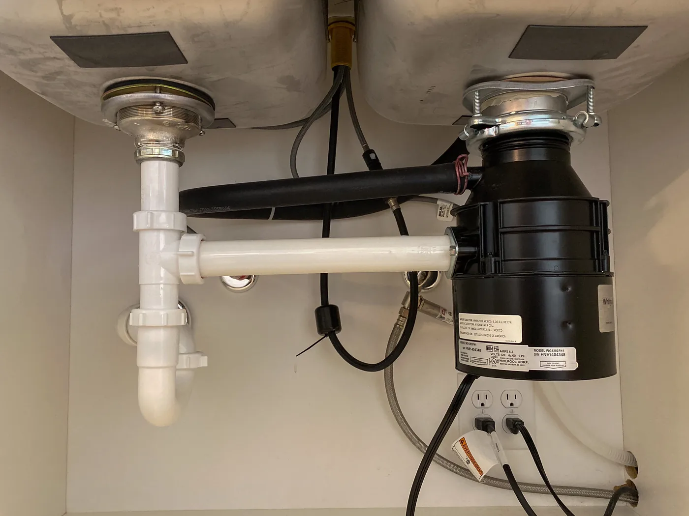 Garbage Disposal Leak in an Aurora home